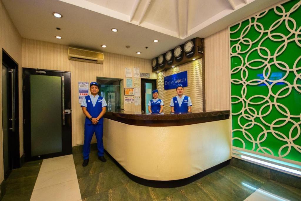 Hotel Dream World Araneta Cubao Кесон-Сити Экстерьер фото